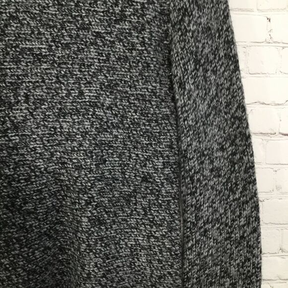 VTG Silvia Novelli Women’s Gray Two Button Long Sleeve Cardigan Italy Size S - Picture 4 of 14